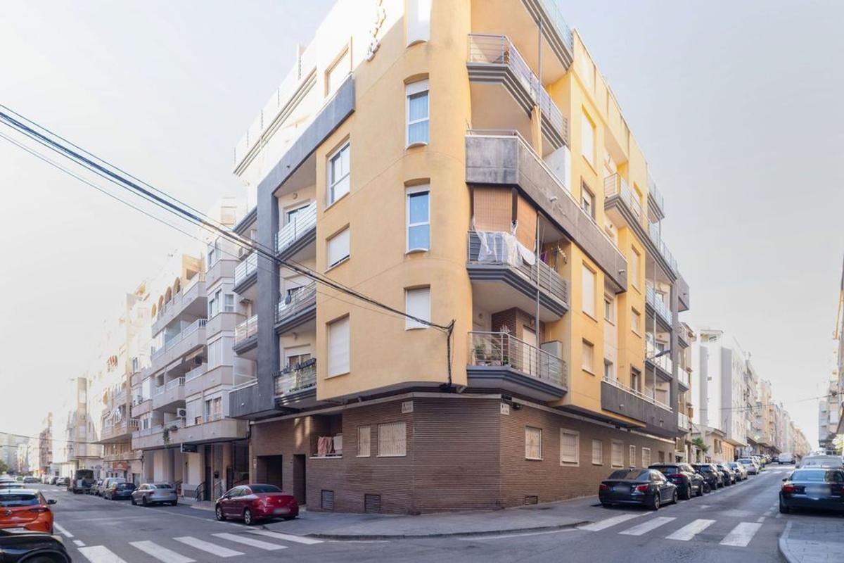 Venta de piso en Piso en Calle Bergantin, Avenida Habaneras - Curva de Palangre, Torrevieja, Torrevieja
photo 1