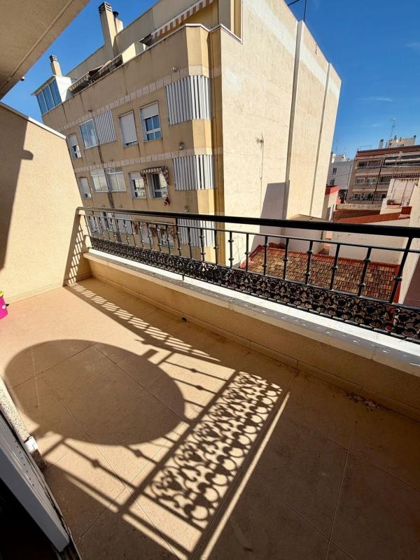 Venta de piso en Piso en Calle Bazan, El Molino, Torrevieja, Torrevieja
photo 1