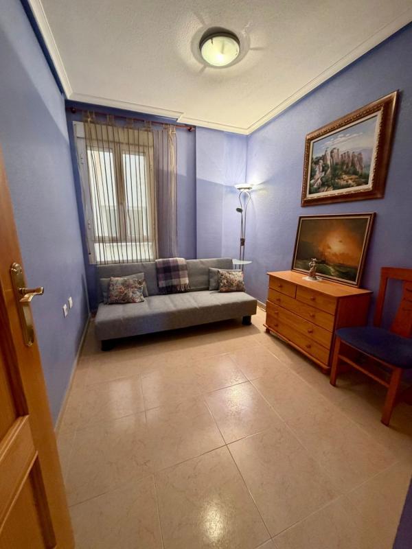 Venta de piso en Piso en Calle Bazan, El Molino, Torrevieja, Torrevieja
photo 5