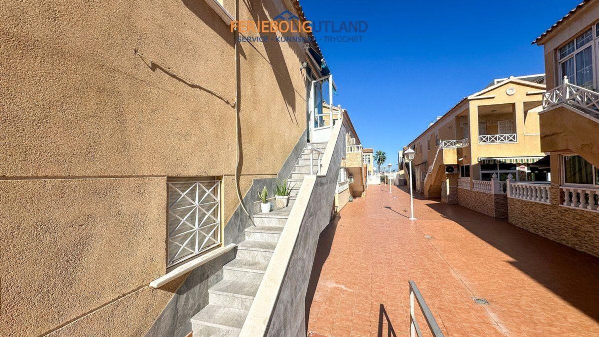 Продажа отдельного шале в Casa o chalet en Calle Francisco Alonso Lorenzo, 2, Parque Acuático - Sector 25, Torrevieja, Торревьеха photo 5