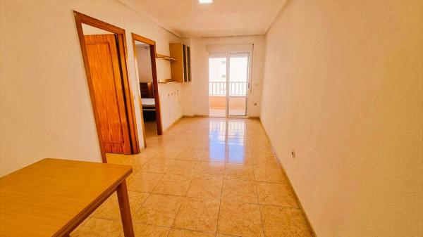 Venta de piso en Piso en Calle Torresal, El Molino, Torrevieja, Torrevieja
thumbnail 2