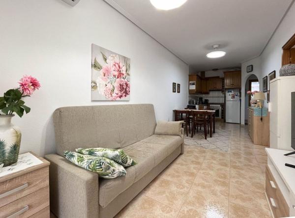 Venta de piso en Piso en Calle del Huerto, Parque de las Naciones, Torrevieja, Torrevieja
 photo 4