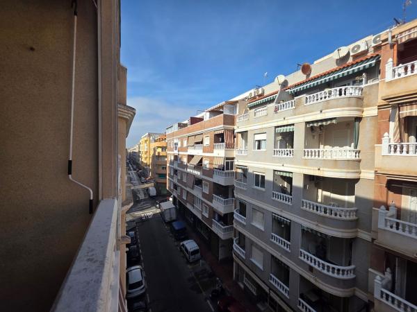 Venta de piso en Piso en CL Loma La, Avenida Habaneras - Curva de Palangre, Torrevieja, Torrevieja
thumbnail 1