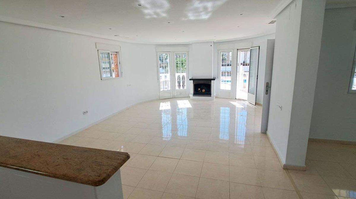 Properties for sale and rent in Spain photo 4