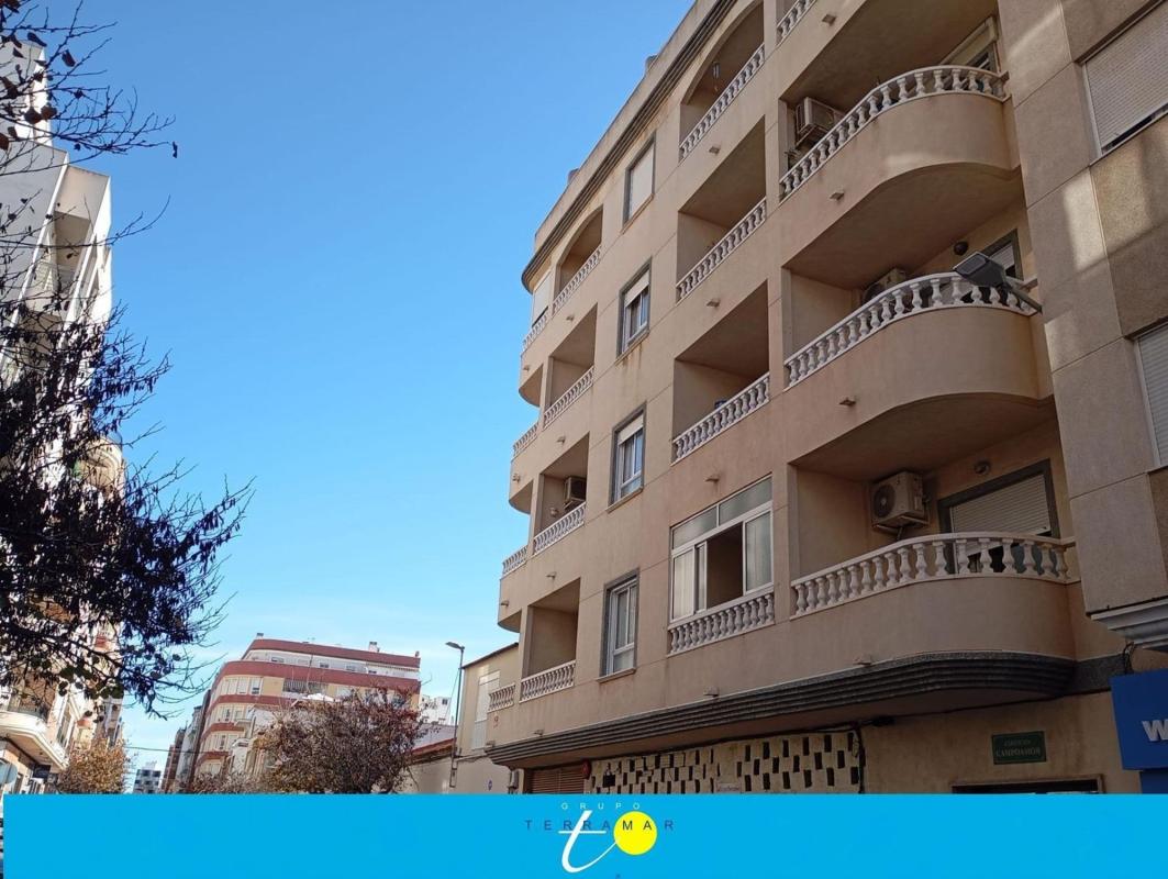 Sprzedaż poddasza w Ático en Calle Campoamor, 28, Puerto Deportivo, Torrevieja, Torrevieja photo 4