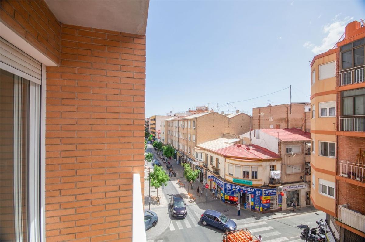 Sprzedaż mieszkania w Piso en Calle Gasset y Artime, Carolinas Altas, Alicante / Alacant, Alicante / Alacant
photo 1