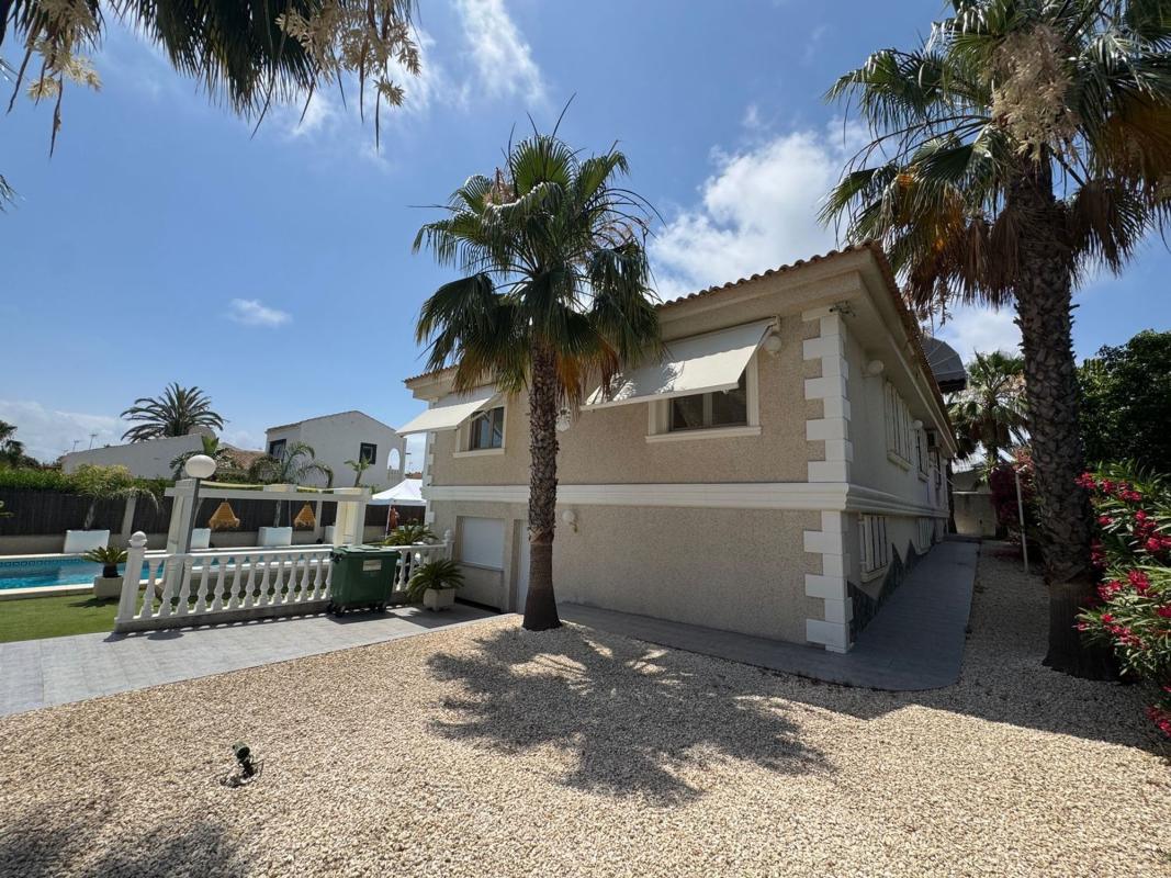 Properties for sale and rent in Spain photo 3
