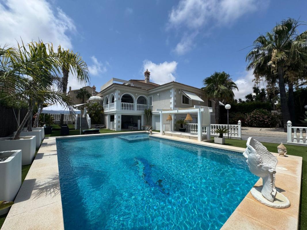 Properties for sale and rent in Spain photo 4