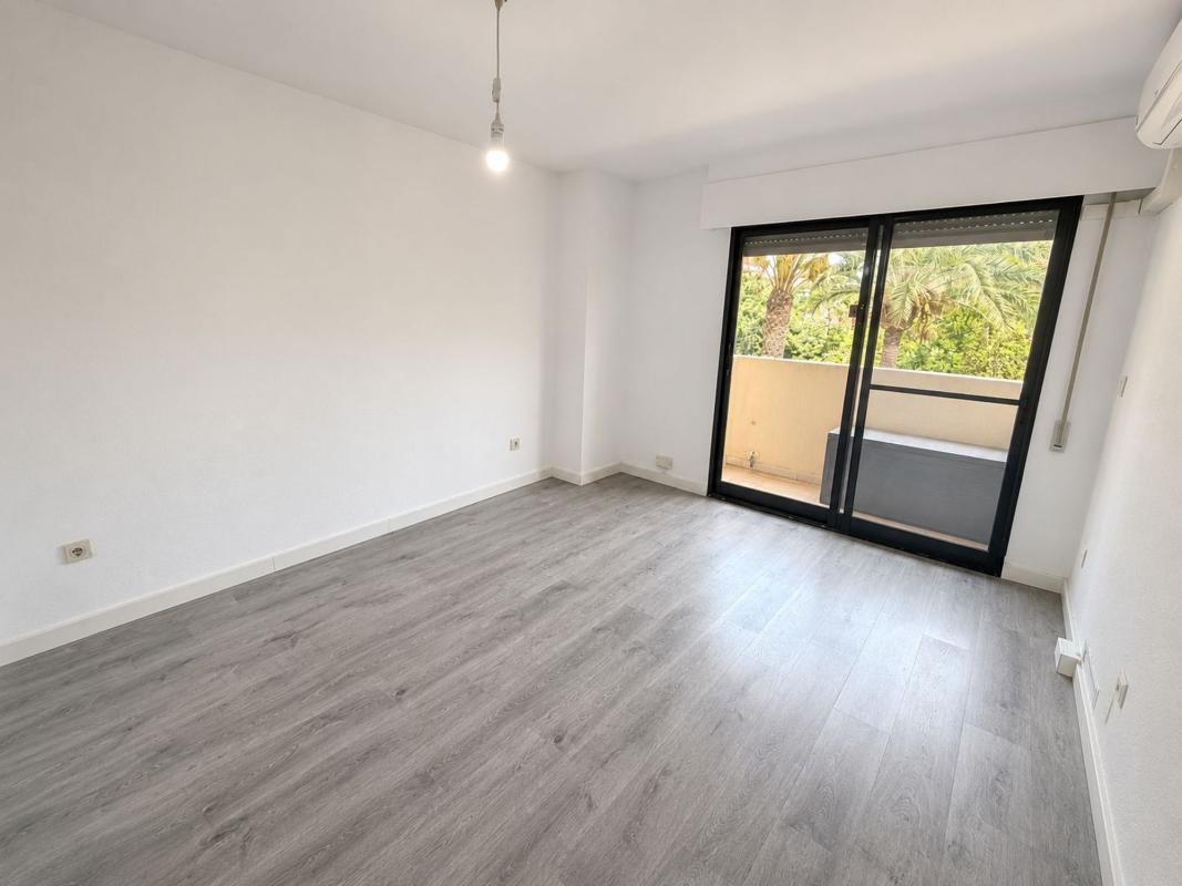 Sale of apartment in Piso en Calle de la Cruz del Sur, La Florida Portazgo, Alicante / Alacant, Alicante
photo 4