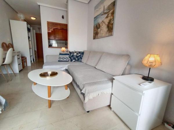 Sale of flat in Piso en Calle Mar Baltico, 18, Playa de los Locos, Torrevieja, Torrevieja
photo 1