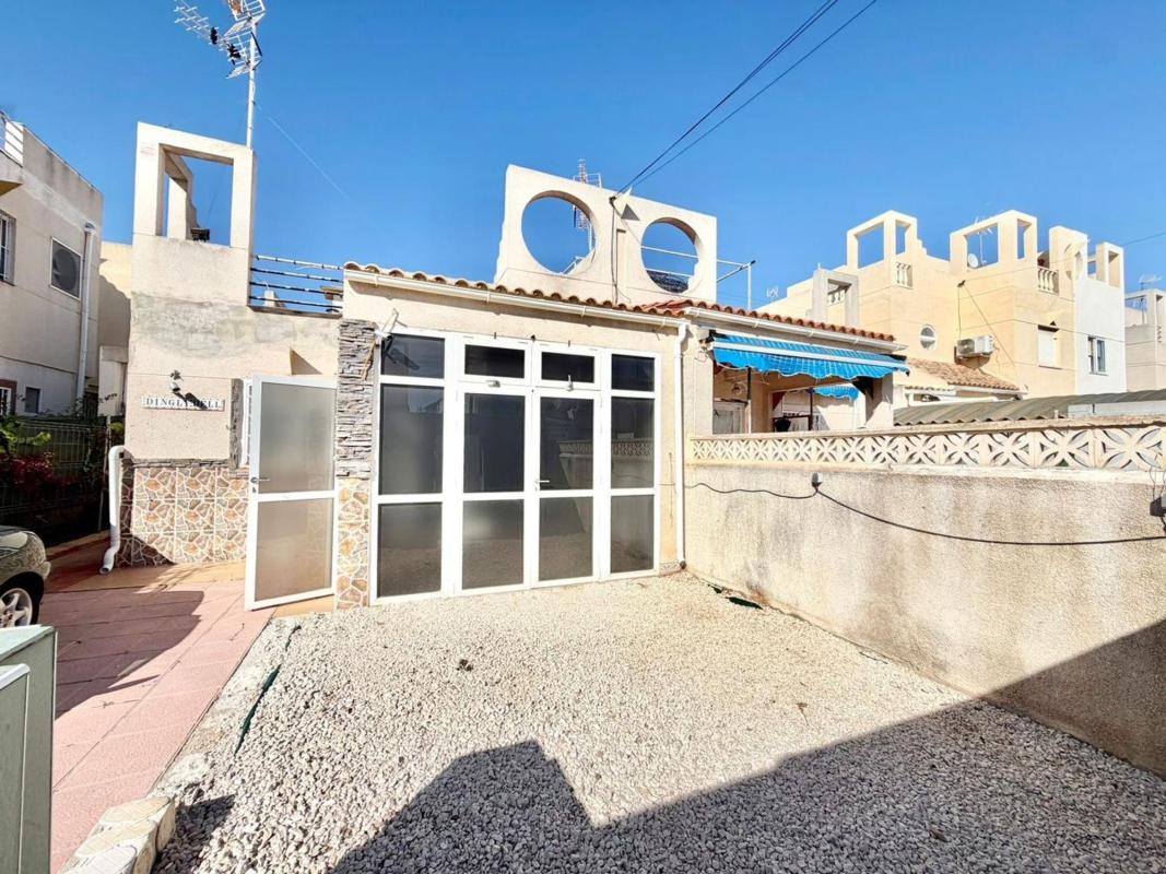 Продажа отдельного шале в  Casa o chalet en La Siesta - El Salado - Torreta, Torrevieja, Торревьеха photo 2