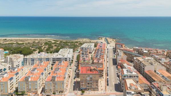 Sale of flat in Piso en Calle del Puerto Romano, 1, Gaspar Perrelló, Torrevieja, Torrevieja
thumbnail 2