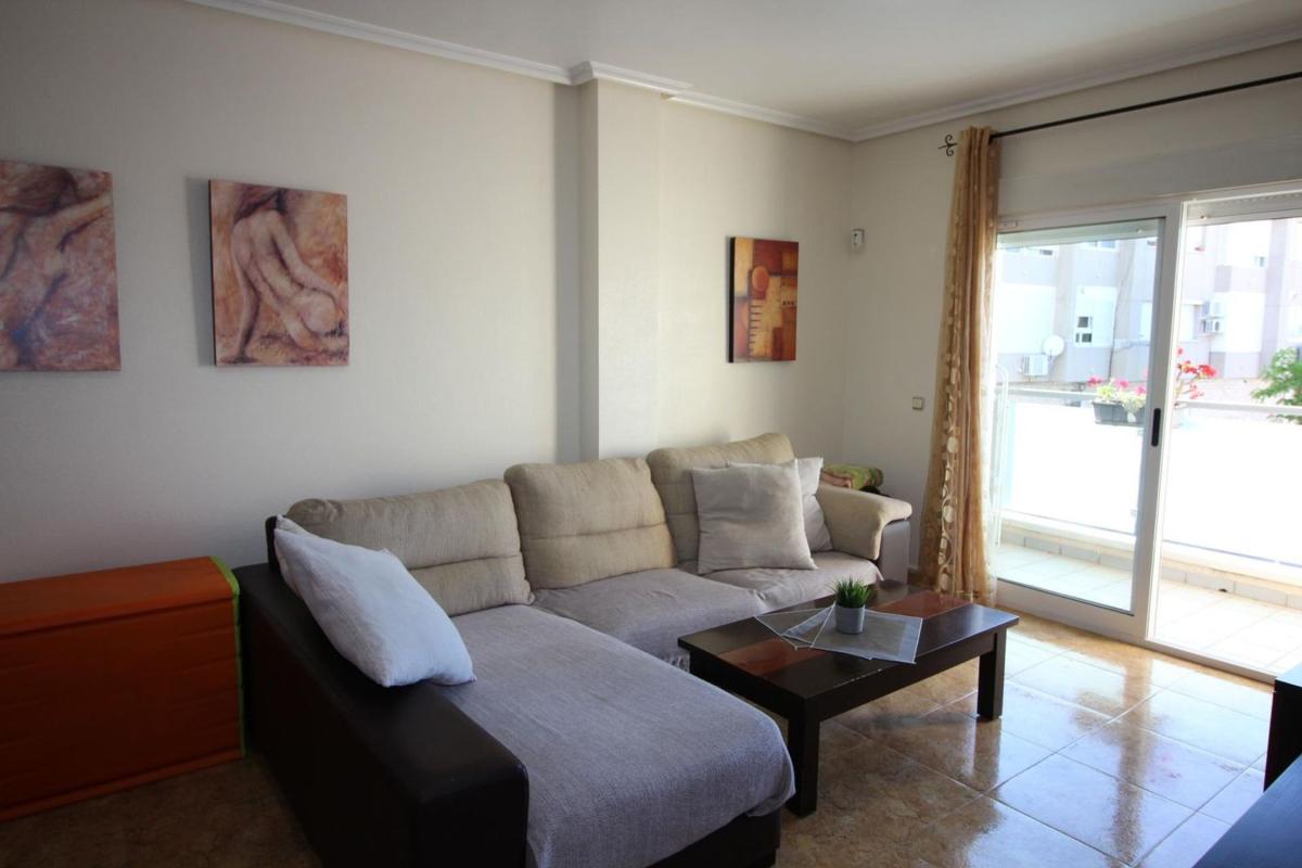 Venta de piso en Piso en Calle 12 de Octubre, Zona Pueblo, Pilar de la Horadada, Pilar de la Horadada
photo 3
