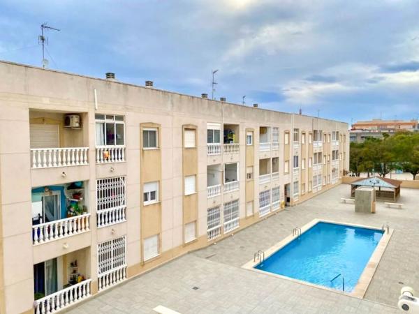 Продажа квартиры на Piso en Calle la Calera, Antonio Machado, Torrevieja, Торревьеха
thumbnail 1
