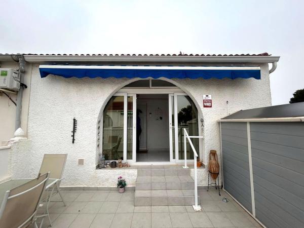 Chalet pareado en CL Purcell, La Siesta - El Salado - Torreta, Torrevieja thumbnail 1