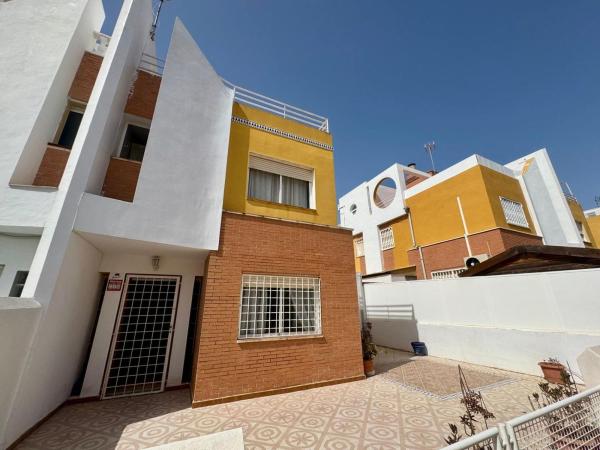 Chalet adosado en Los Balcones y los Altos, Orihuela photo 1