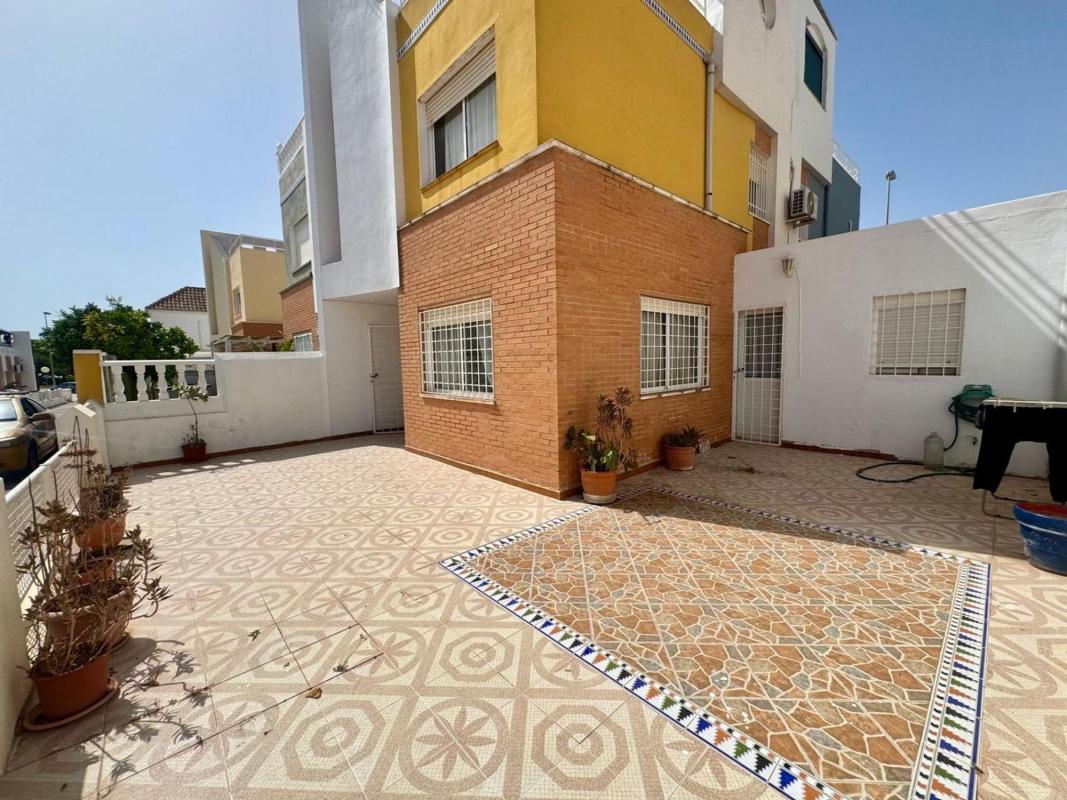 Properties for sale and rent in Spain photo 2