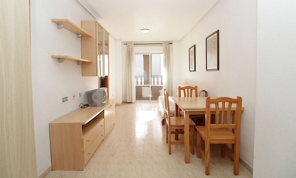 Venta de piso en Piso en Calle San Pascual, Antonio Machado, Torrevieja, Torrevieja
photo 3