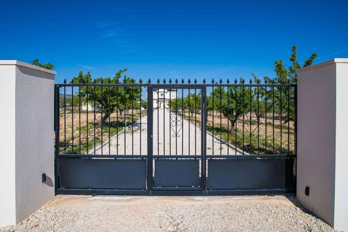 Properties for sale and rent in Spain photo 3