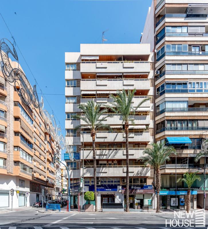 Sale of apartment in Piso en Avenida Alfonso El Sabio, 34, Mercado, Alicante / Alacant, Alicante
photo 1