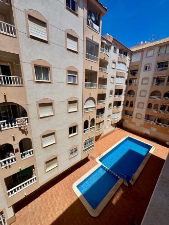 Sprzedaż mieszkania w Piso en Calle Santa Trinidad s/n, El Molino, Torrevieja, Torrevieja
photo 1