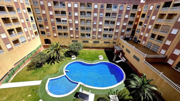Sprzedaż mieszkania w Piso en Calle Jose Hurtado Romero el Felisia, 2, Parque de las Naciones, Torrevieja, Torrevieja
 photo