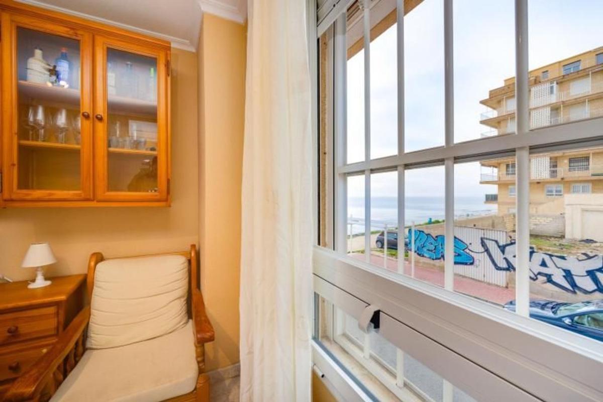 Venta de piso en Piso en Calle Bigastro, Playa de los Náufragos, Torrevieja, Torrevieja
photo 2