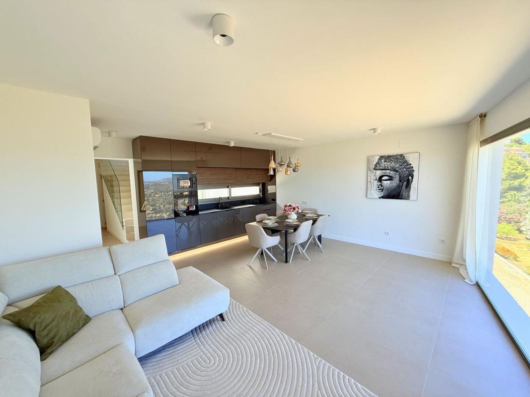 Properties for sale and rent in Spain photo 4