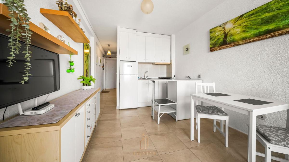 Venta de piso en Piso en Calle del Cabo, Miramar - Torre del Moro, Torrevieja, Torrevieja
photo 5