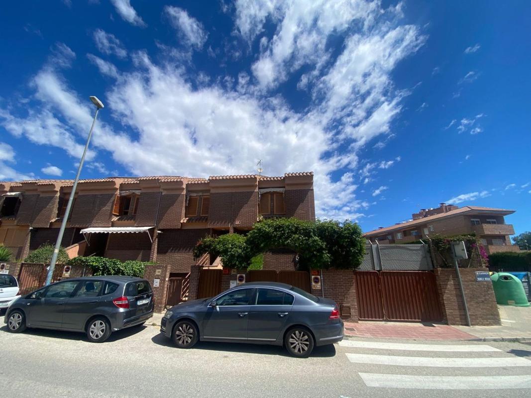 Properties for sale and rent in Spain photo 2