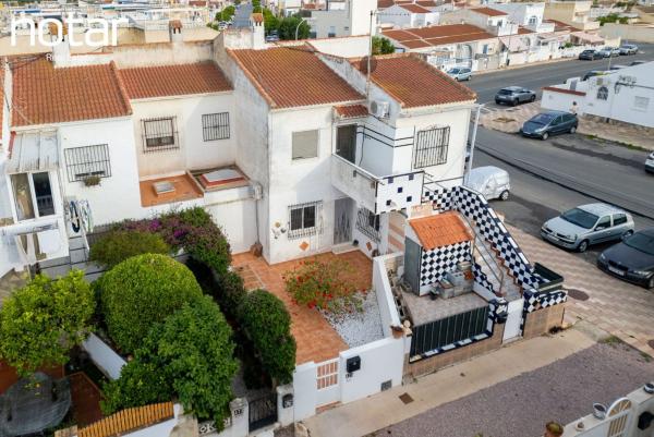 Venta de piso en Piso en Calle Rodrigo, La Siesta - El Salado - Torreta, Torrevieja, Torrevieja
 photo 1