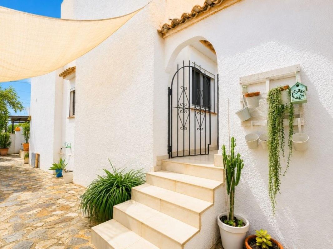 Properties for sale and rent in Spain photo 1