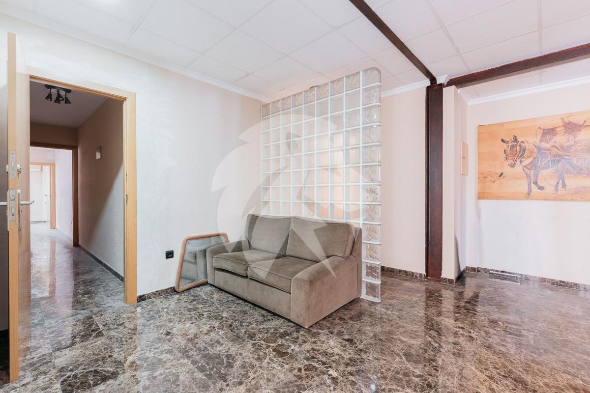 Sale of apartment in Piso en Calle Valdés, Centro Tradicional, Alicante / Alacant, Alicante
photo 4