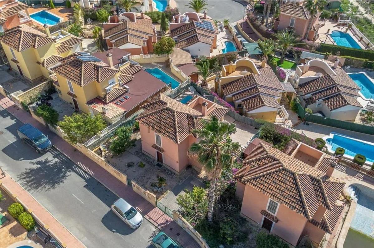 Properties for sale and rent in Spain photo 4
