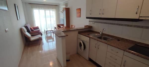 Venta de piso en Piso en Antonio Machado, Torrevieja, Torrevieja
photo 1