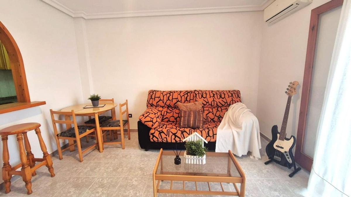 Venta de piso en Piso en Calle los Gases, 24, Avenida Habaneras - Curva de Palangre, Torrevieja, Torrevieja
photo 2