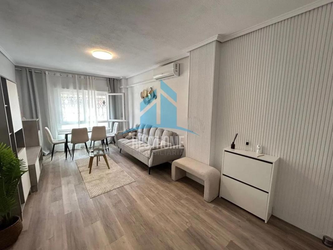 Продажа квартиры на Piso en Antonio Machado, Torrevieja, Торревьеха
photo 1