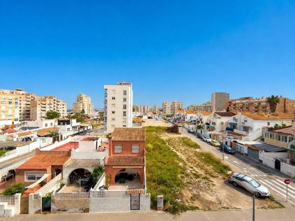 Sprzedaż mieszkania w Piso en Calle Los Emilios, 8, Nueva Torrevieja, Torrevieja, Torrevieja
 photo 1