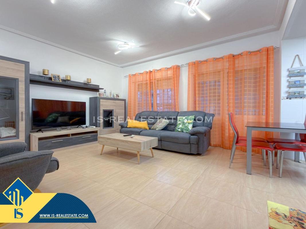 Venta de piso en Piso en Calle Monteagudo, El Acequión, Torrevieja, Torrevieja
photo 2