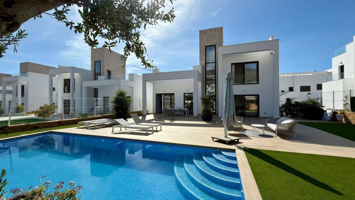 Properties for sale and rent in Spain photo 4