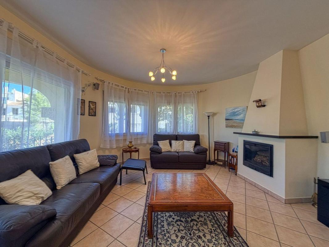 Properties for sale and rent in Spain photo 4