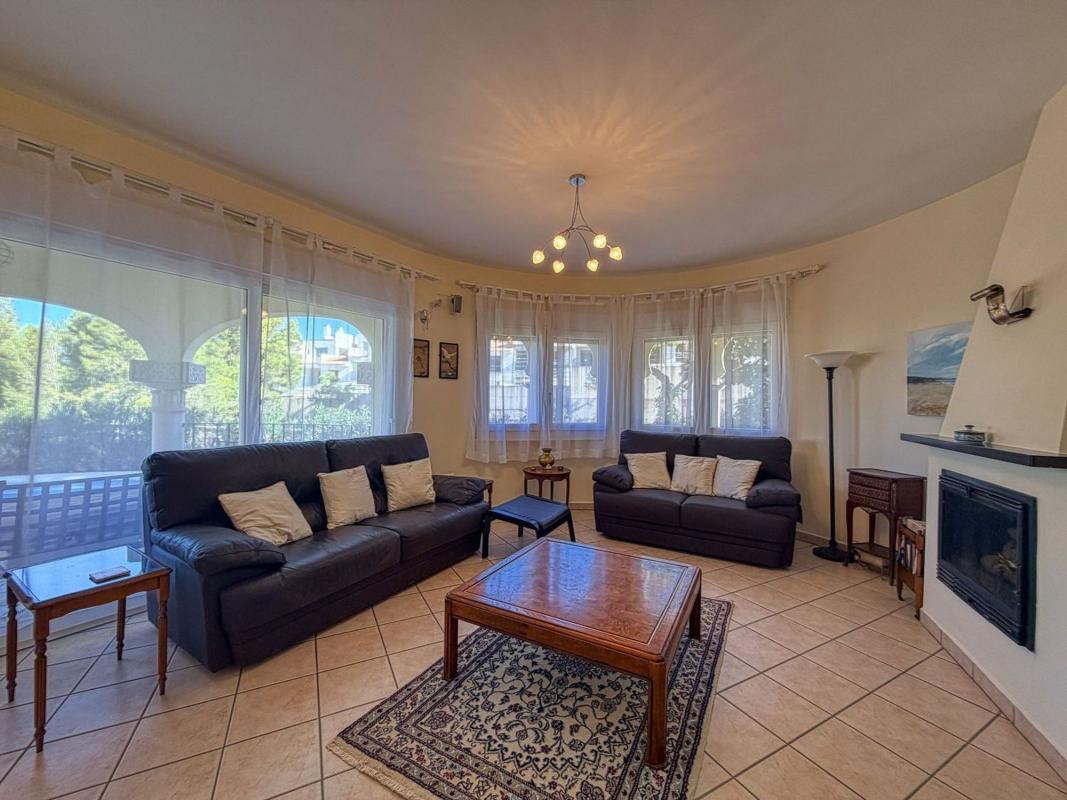 Properties for sale and rent in Spain photo 5