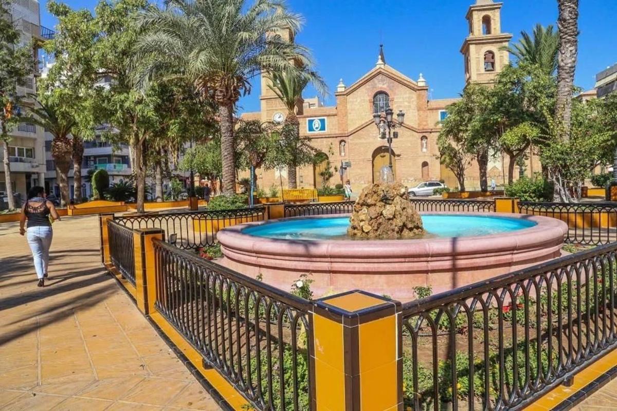 Venta de piso en Piso en Centro - Muelle Pesquero, Torrevieja, Torrevieja
photo 2
