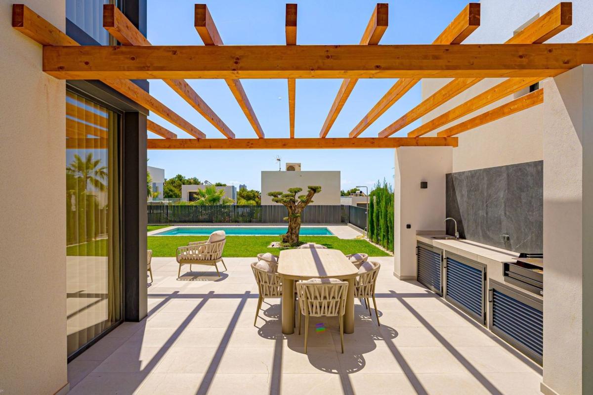 Properties for sale and rent in Spain photo 4