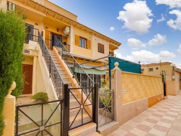 Casa o chalet independiente en Calle Miguel Ángel, La Siesta - El Salado - Torreta, Torrevieja photo 1