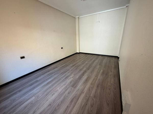 Sale of flat in Piso en Novelda, Novelda
thumbnail 1