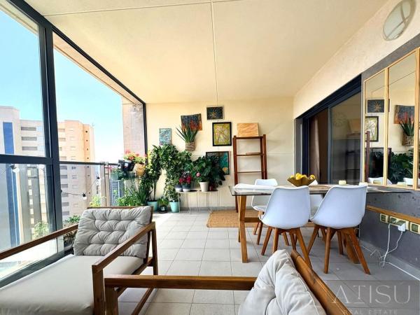 Venta de piso en Piso en Calle Sierra Dorada, Zona Sierra Helada, Benidorm, Benidorm
photo 1