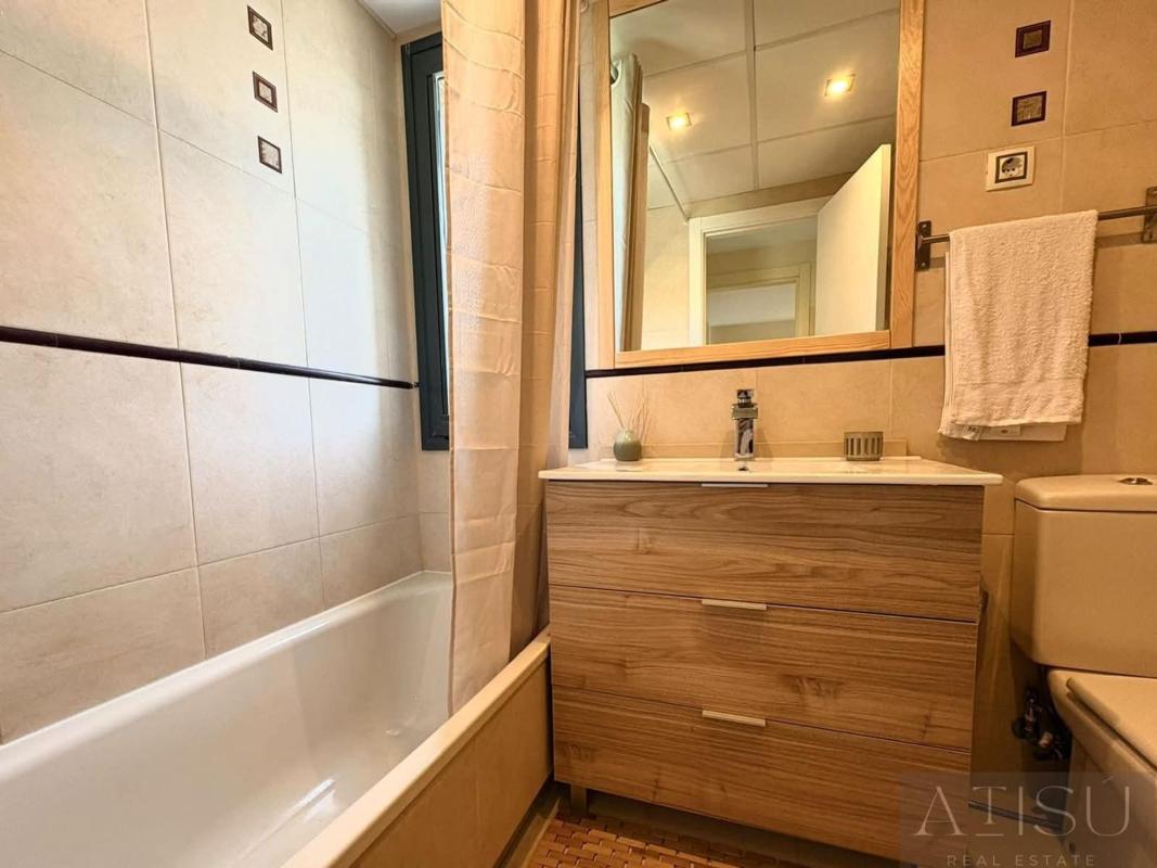Venta de piso en Piso en Calle Sierra Dorada, Zona Sierra Helada, Benidorm, Benidorm
photo 5