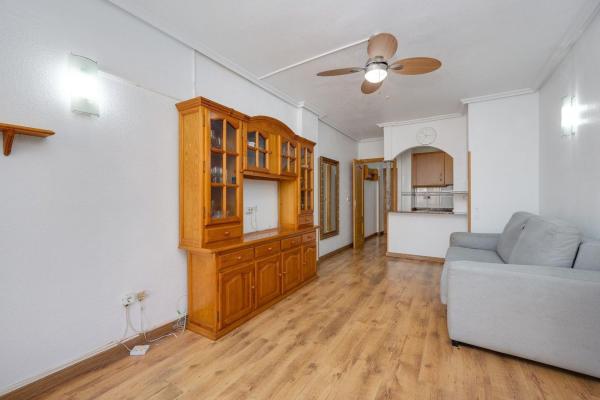 Venta de piso en Piso en Calle del Tomillo, 33, El Molino, Torrevieja, Torrevieja
 photo 3