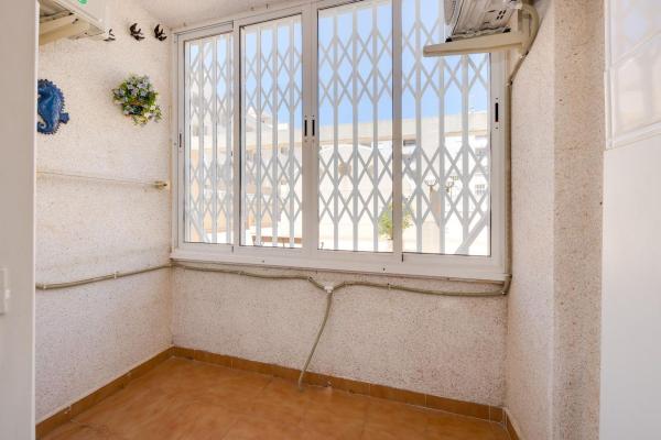 Venta de piso en Piso en Calle del Tomillo, 33, El Molino, Torrevieja, Torrevieja
 photo 4
